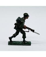 6GCH-6 World War II US Infantry Charging Private 54mm SAE Madeira